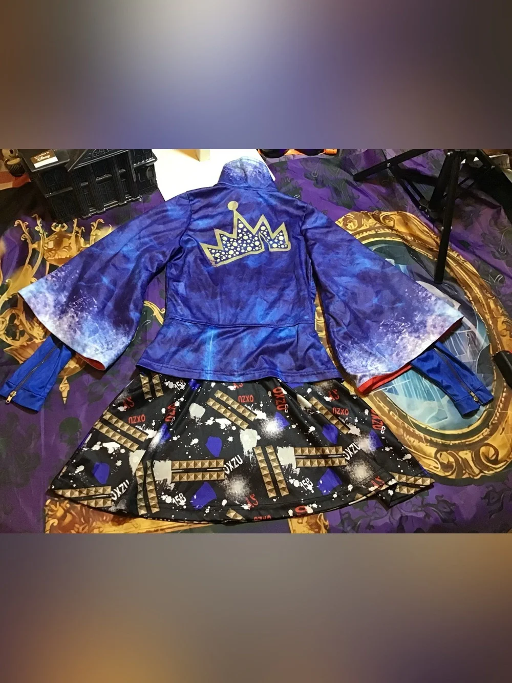 Disney descendants Evie costume child size medium 8/10